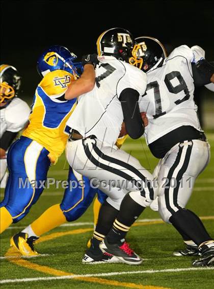 Thumbnail 1 in Verbum Dei vs. Bosco Tech photogallery.