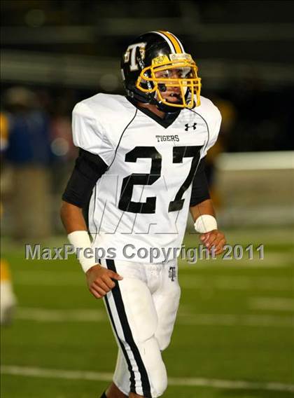 Thumbnail 2 in Verbum Dei vs. Bosco Tech photogallery.