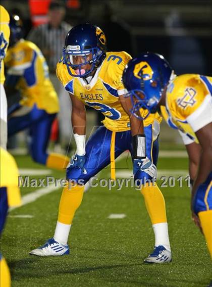 Thumbnail 1 in Verbum Dei vs. Bosco Tech photogallery.