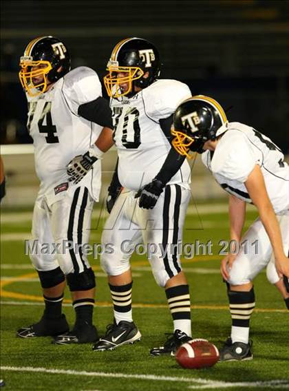 Thumbnail 1 in Verbum Dei vs. Bosco Tech photogallery.