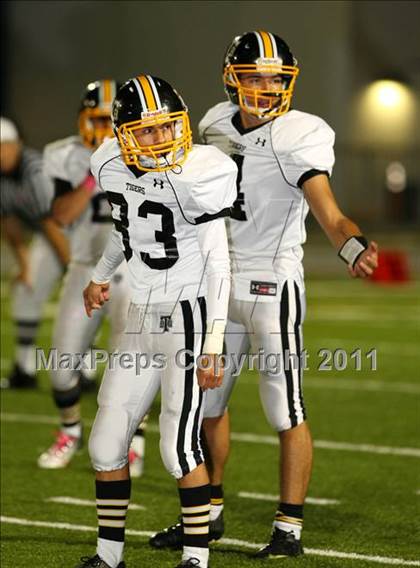 Thumbnail 1 in Verbum Dei vs. Bosco Tech photogallery.