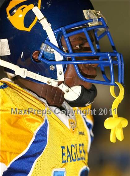 Thumbnail 1 in Verbum Dei vs. Bosco Tech photogallery.