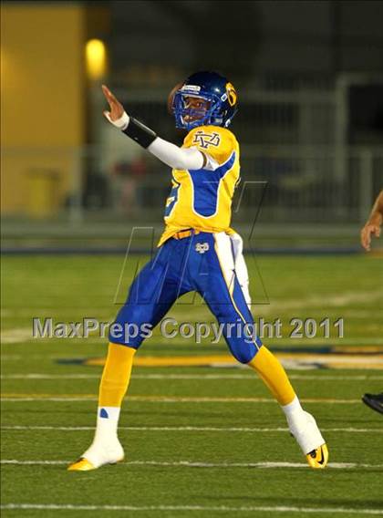 Thumbnail 2 in Verbum Dei vs. Bosco Tech photogallery.