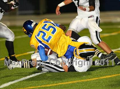 Thumbnail 2 in Verbum Dei vs. Bosco Tech photogallery.
