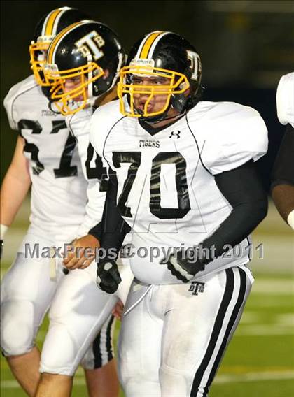 Thumbnail 1 in Verbum Dei vs. Bosco Tech photogallery.