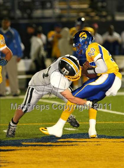 Thumbnail 1 in Verbum Dei vs. Bosco Tech photogallery.