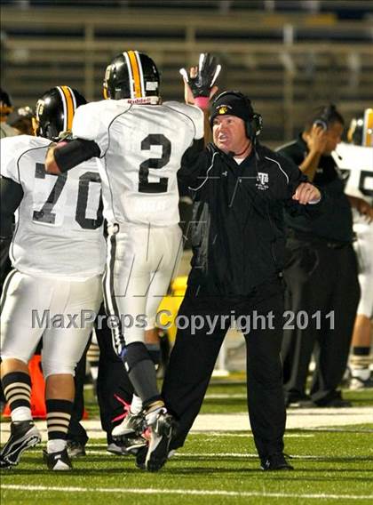 Thumbnail 2 in Verbum Dei vs. Bosco Tech photogallery.