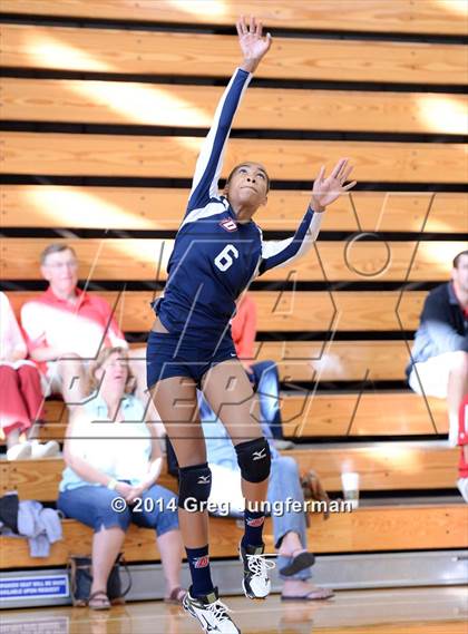Thumbnail 1 in Carondelet vs. Dublin (Dougherty Valley Tournament) photogallery.