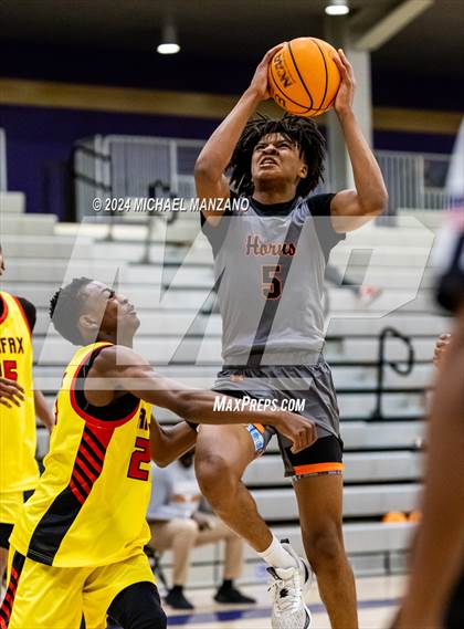 Thumbnail 3 in Fairfax vs. Lanier photogallery.