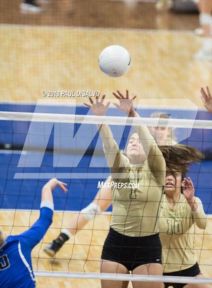 Thumbnail 2 in Resurrection Christian vs. Bishop Machebeuf (CHSAA 3A 3rd Round) photogallery.