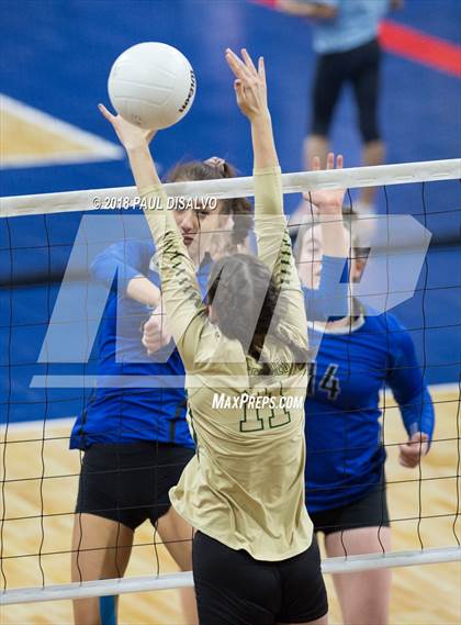 Thumbnail 2 in Resurrection Christian vs. Bishop Machebeuf (CHSAA 3A 3rd Round) photogallery.