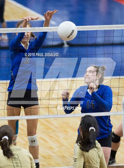 Thumbnail 2 in Resurrection Christian vs. Bishop Machebeuf (CHSAA 3A 3rd Round) photogallery.