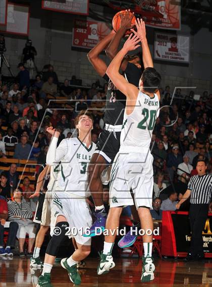 Thumbnail 3 in Centennial vs. De La Salle (Nike Extravaganza) photogallery.