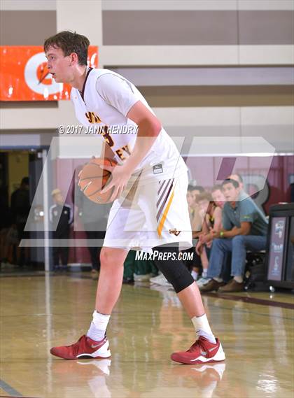 Thumbnail 3 in Edison vs. Simi Valley (Rancho Mirage Holiday Invitational) photogallery.