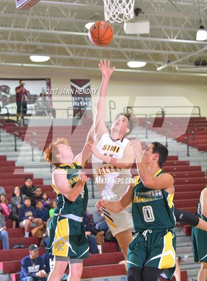 Thumbnail 3 in Edison vs. Simi Valley (Rancho Mirage Holiday Invitational) photogallery.