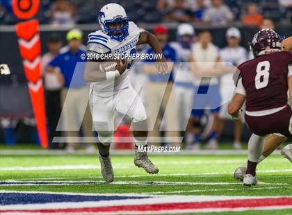 Thumbnail 1 in Friendswood vs. Cinco Ranch (UIL 6A Regional Playoff) photogallery.