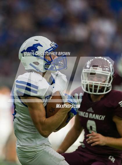 Thumbnail 3 in Friendswood vs. Cinco Ranch (UIL 6A Regional Playoff) photogallery.