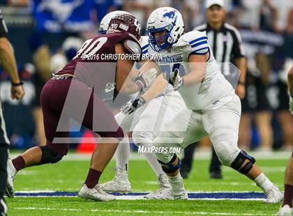 Thumbnail 1 in Friendswood vs. Cinco Ranch (UIL 6A Regional Playoff) photogallery.