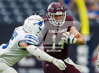 Thumbnail 2 in Friendswood vs. Cinco Ranch (UIL 6A Regional Playoff) photogallery.