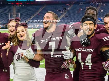 Thumbnail 2 in Friendswood vs. Cinco Ranch (UIL 6A Regional Playoff) photogallery.