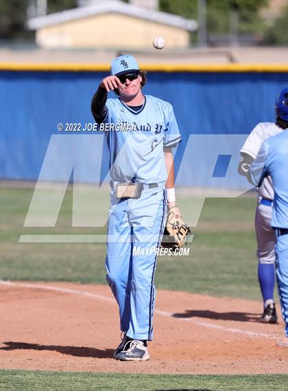 Thumbnail 2 in Frontier @ Bakersfield photogallery.