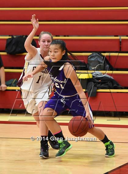 Thumbnail 3 in Scotts Valley vs. Piedmont (Cardinal Newman Classic) photogallery.