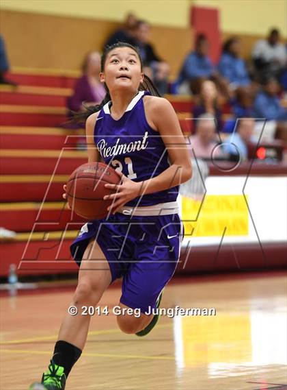 Thumbnail 2 in Scotts Valley vs. Piedmont (Cardinal Newman Classic) photogallery.