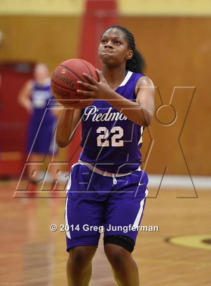 Thumbnail 1 in Scotts Valley vs. Piedmont (Cardinal Newman Classic) photogallery.
