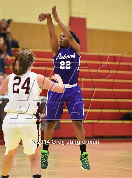 Thumbnail 2 in Scotts Valley vs. Piedmont (Cardinal Newman Classic) photogallery.