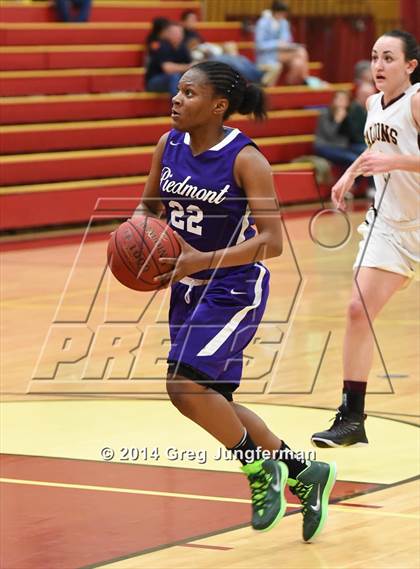 Thumbnail 2 in Scotts Valley vs. Piedmont (Cardinal Newman Classic) photogallery.