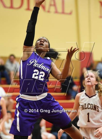 Thumbnail 3 in Scotts Valley vs. Piedmont (Cardinal Newman Classic) photogallery.