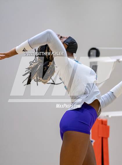 Thumbnail 2 in Cox Mill vs. D.H. Conley (NCHSAA 3A Final) (1 of 2 - the game) photogallery.