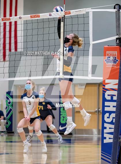 Thumbnail 3 in Cox Mill vs. D.H. Conley (NCHSAA 3A Final) (1 of 2 - the game) photogallery.