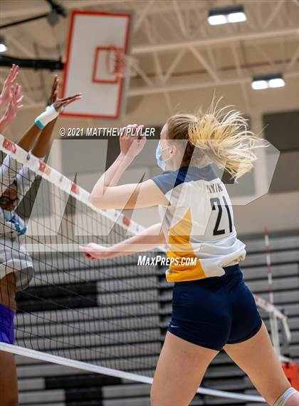 Thumbnail 2 in Cox Mill vs. D.H. Conley (NCHSAA 3A Final) (1 of 2 - the game) photogallery.