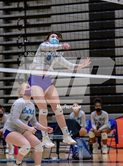 Thumbnail 3 in Cox Mill vs. D.H. Conley (NCHSAA 3A Final) (1 of 2 - the game) photogallery.