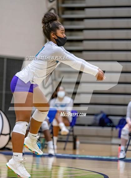 Thumbnail 3 in Cox Mill vs. D.H. Conley (NCHSAA 3A Final) (1 of 2 - the game) photogallery.