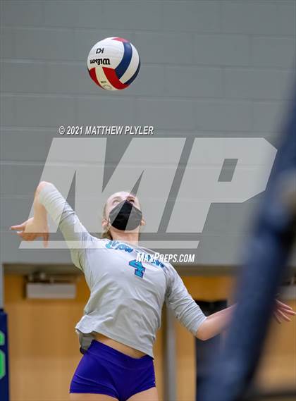 Thumbnail 3 in Cox Mill vs. D.H. Conley (NCHSAA 3A Final) (1 of 2 - the game) photogallery.
