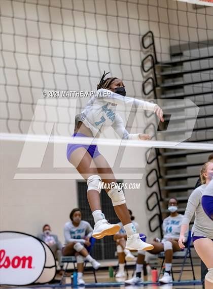Thumbnail 2 in Cox Mill vs. D.H. Conley (NCHSAA 3A Final) (1 of 2 - the game) photogallery.