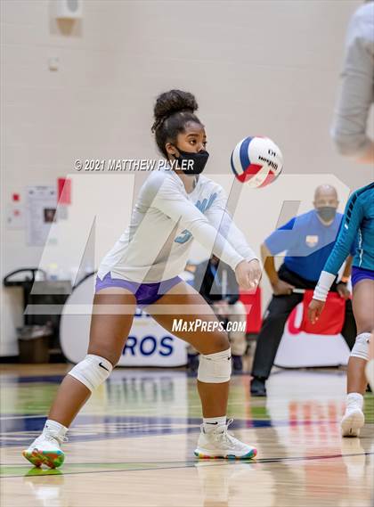 Thumbnail 3 in Cox Mill vs. D.H. Conley (NCHSAA 3A Final) (1 of 2 - the game) photogallery.