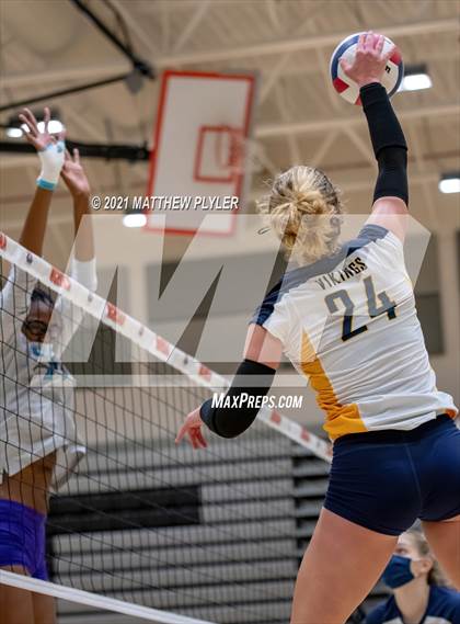 Thumbnail 3 in Cox Mill vs. D.H. Conley (NCHSAA 3A Final) (1 of 2 - the game) photogallery.