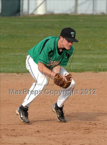 Thumbnail 1 in Wasco @ Tehachapi photogallery.
