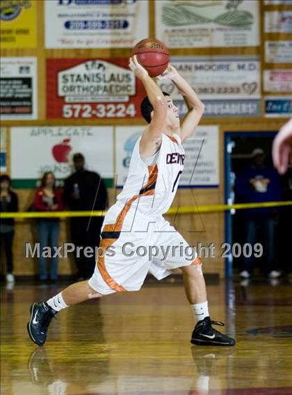 Thumbnail 3 in Turlock vs. Central (Modesto Christian Holiday Hoops)  photogallery.