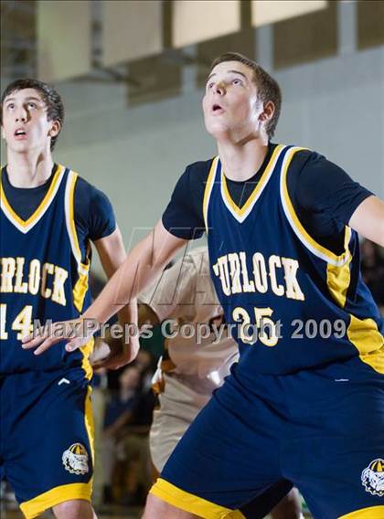 Thumbnail 2 in Turlock vs. Central (Modesto Christian Holiday Hoops)  photogallery.