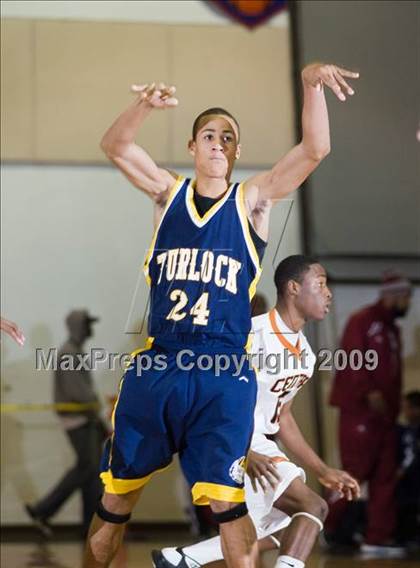 Thumbnail 3 in Turlock vs. Central (Modesto Christian Holiday Hoops)  photogallery.
