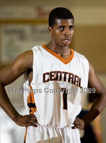 Thumbnail 2 in Turlock vs. Central (Modesto Christian Holiday Hoops)  photogallery.