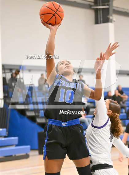 Thumbnail 2 in Mesquite vs. St. Anthony (Nike Tournament of Champions) photogallery.