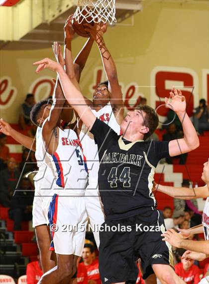 Thumbnail 2 in Oak Park vs. Redondo Union (Pacific Shores Tournament) photogallery.