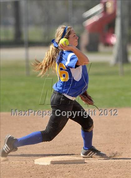 Thumbnail 3 in Del Campo vs. Del Oro (Victory Pre-Season T.O.C.) photogallery.