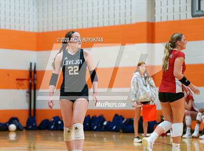 Thumbnail 1 in Lovejoy vs. Allen photogallery.