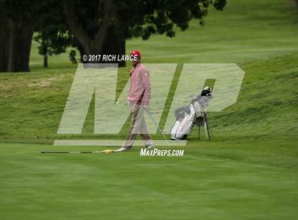Thumbnail 3 in Servite Invitational photogallery.